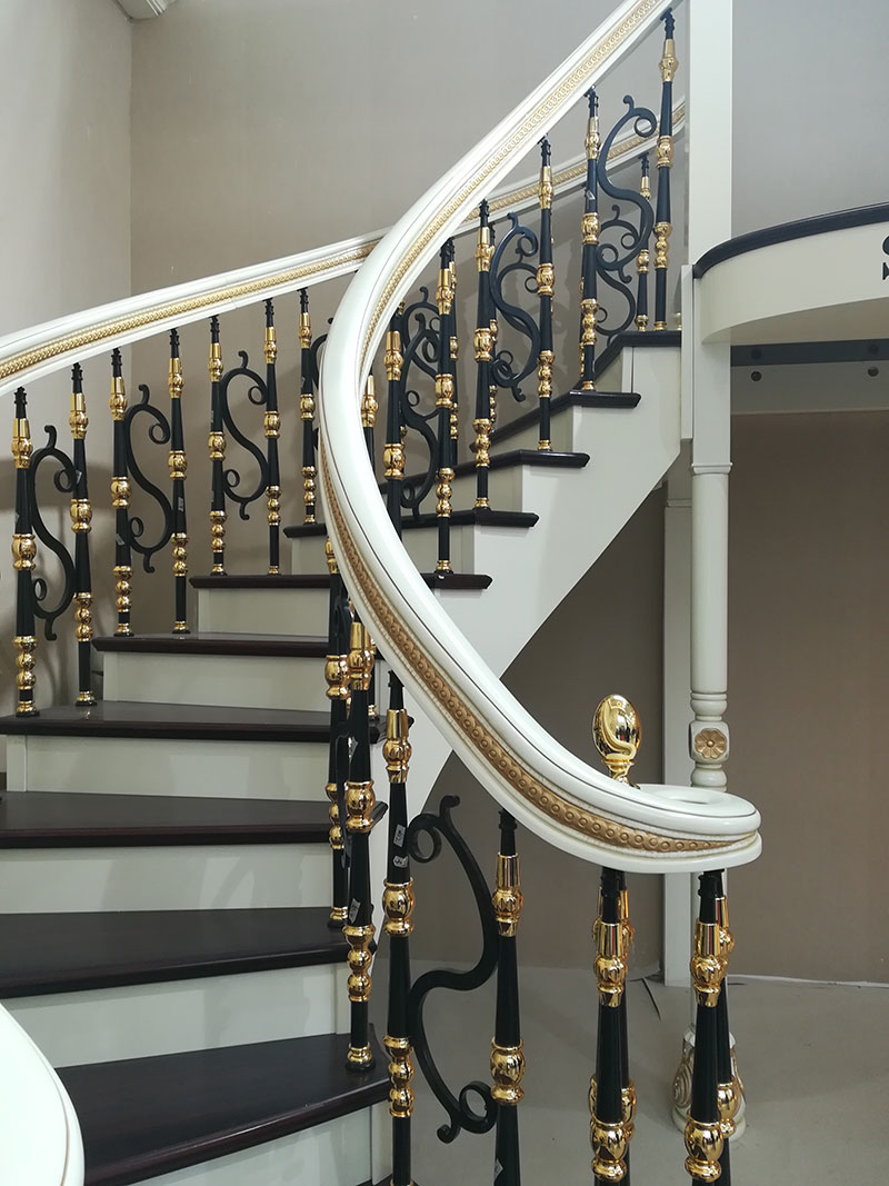 白色搭配的輕奢風(fēng)格樓梯裝修效果圖