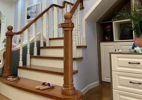 2023年復式實木樓梯扶手設計效果圖