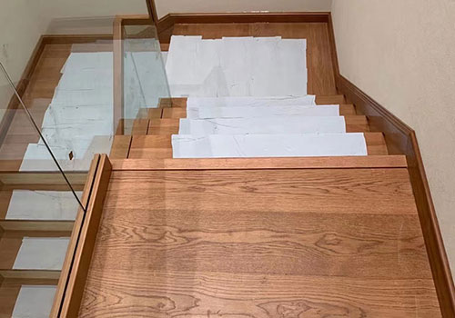 別墅室內鋼木玻璃樓梯扶手設計效果圖