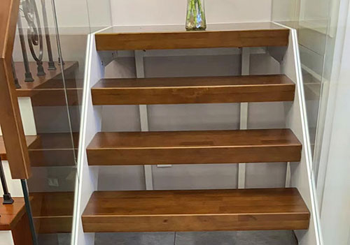 室內(nèi)鋼木樓梯設(shè)計(jì)效果圖