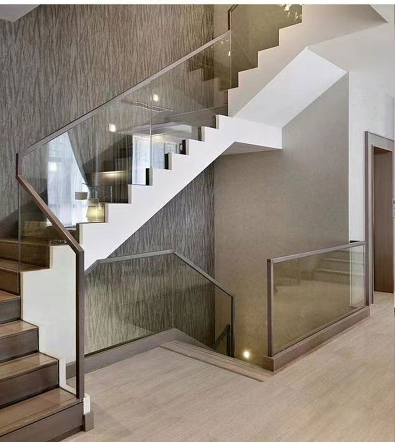 閣樓玻璃樓梯扶手