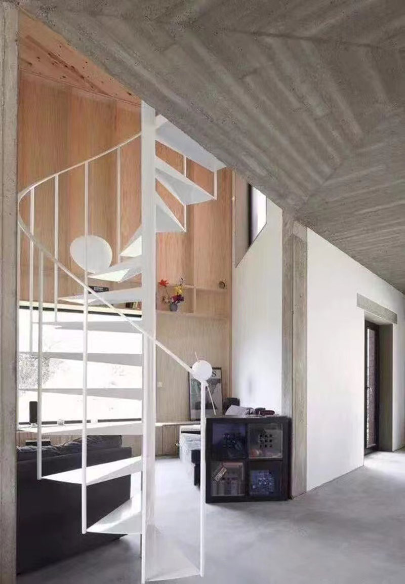 1669604048468876.jpg 旋轉樓梯