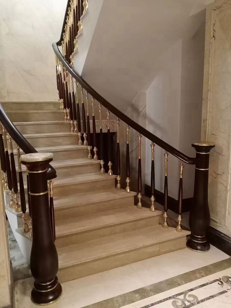 1669604557894184.jpg 別墅樓梯的裝修