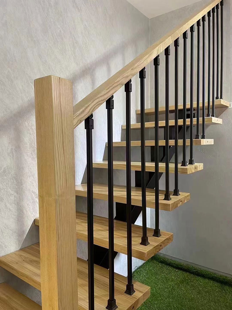 1669605767659011.jpg 實木樓梯