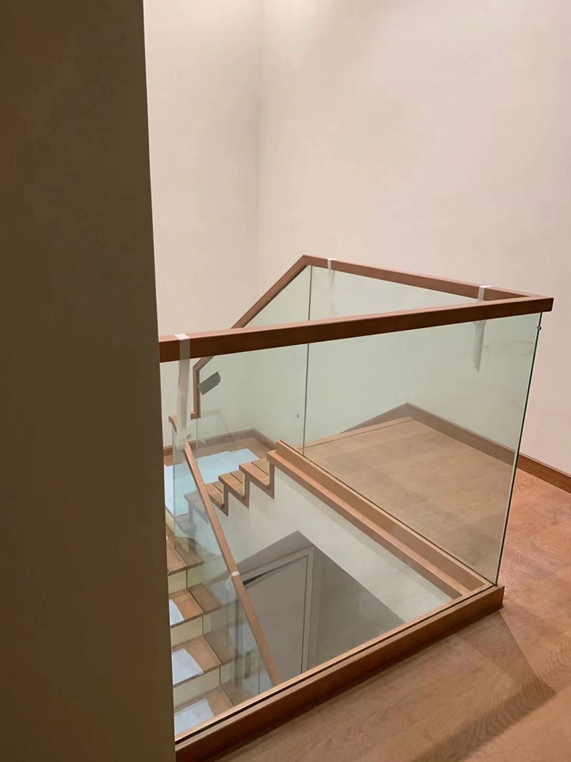 1669606482323331.jpg 玻璃樓梯扶手