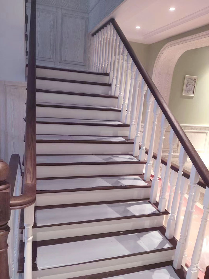 輕奢別墅樓梯扶手設(shè)計(jì)效果圖